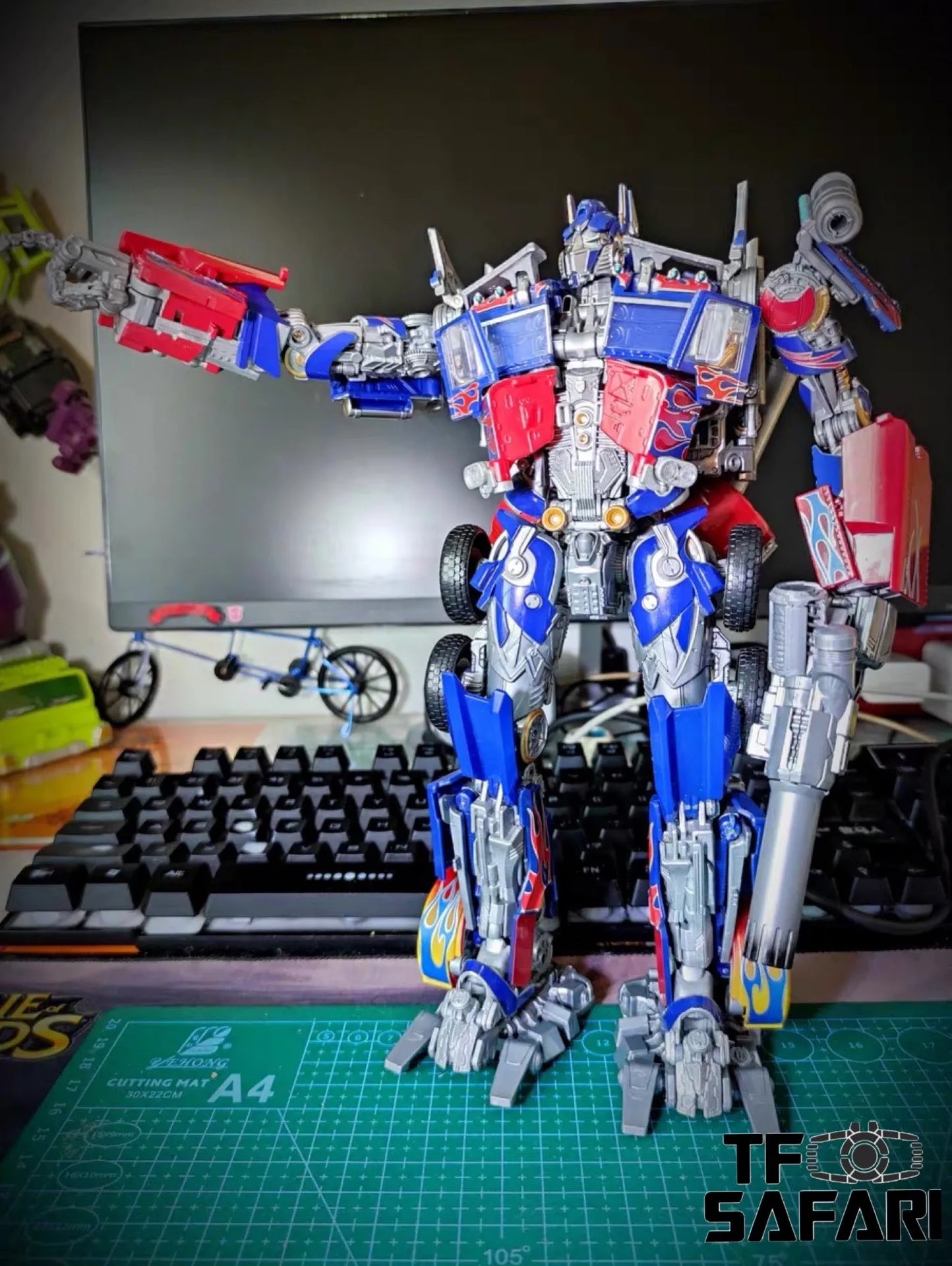 4th Party BX001 BX-001 Bayverse Optimus Prime (1:1 KO MPM04) 25CM /10"