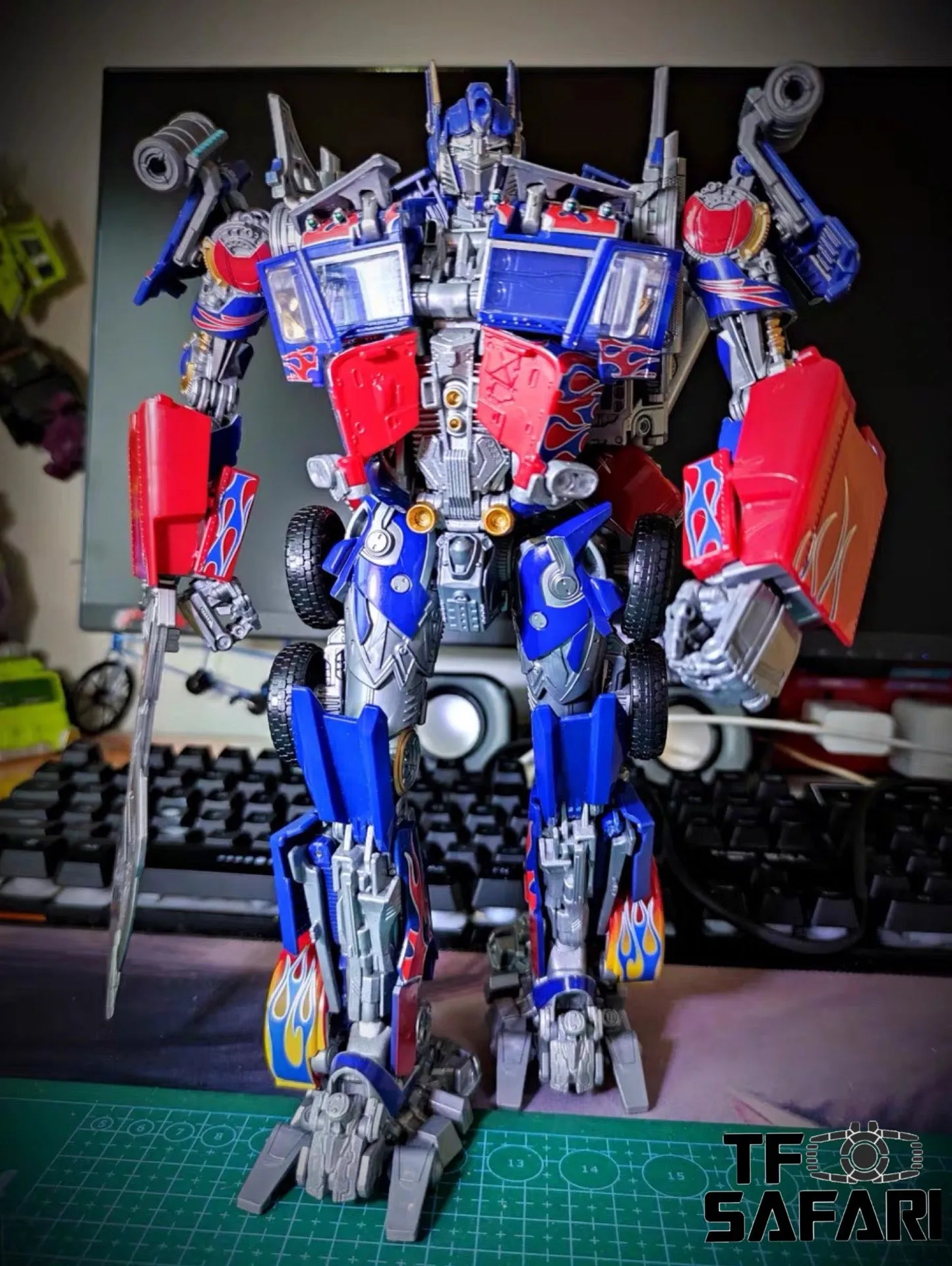 4th Party BX001 BX-001 Bayverse Optimus Prime (1:1 KO MPM04) 25CM /10"