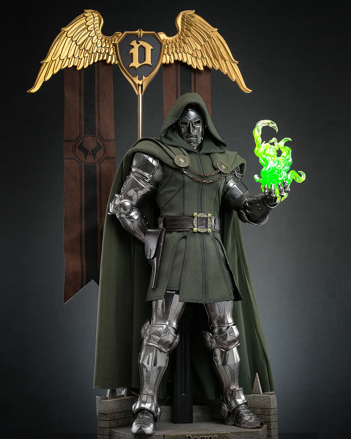 Preorder! Hot Toys CMS022B Marvel Comics 1/6th Scale Doctor Doom Collectible Figure Special Edition