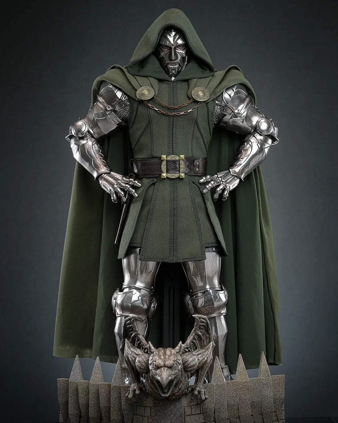 Preorder! Hot Toys CMS022B Marvel Comics 1/6th Scale Doctor Doom Collectible Figure Special Edition